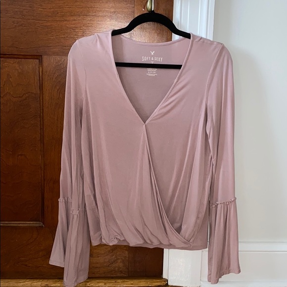 American Eagle Outfitters Tops - Soft and sexy top